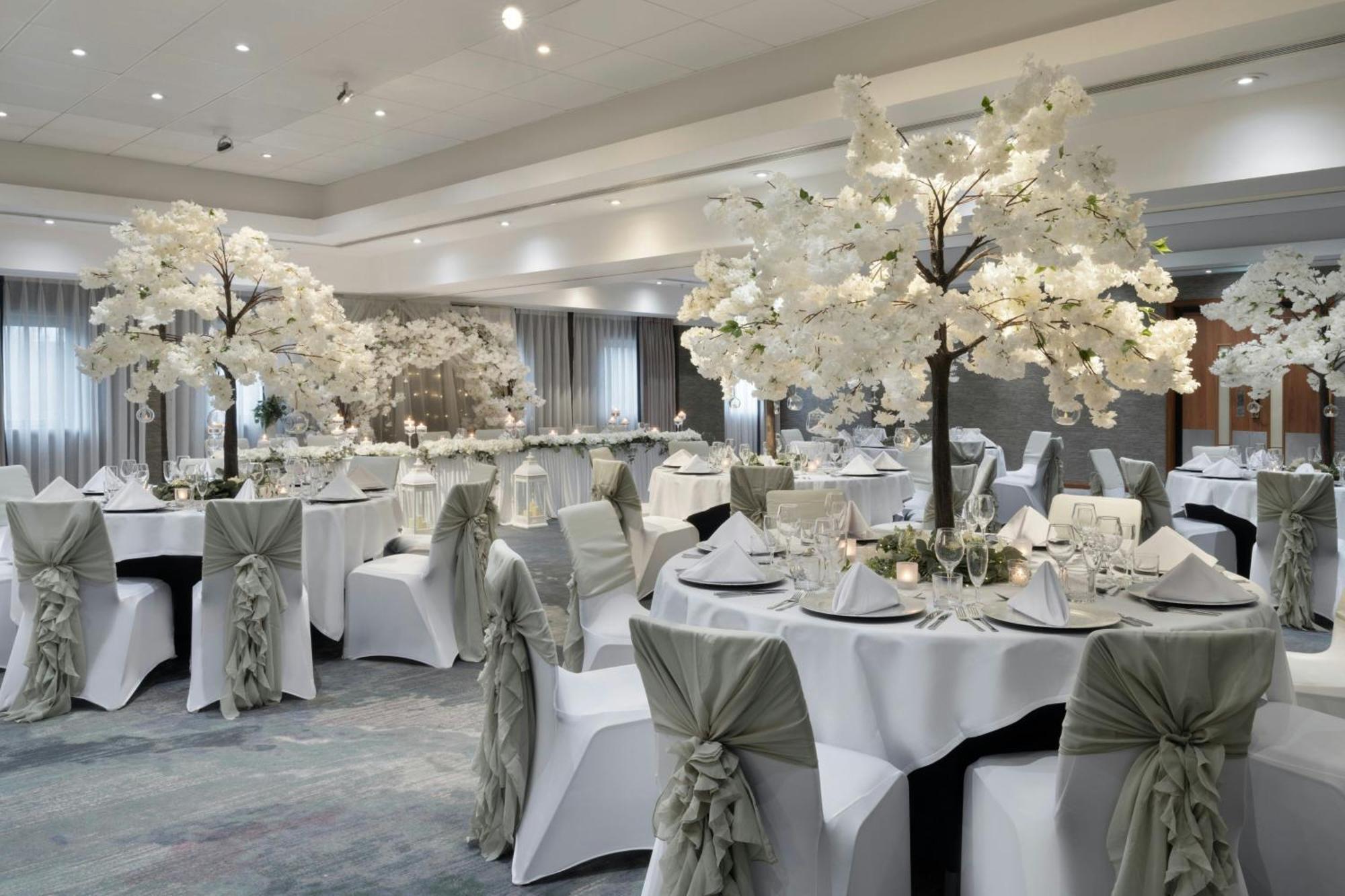Delta Hotels By Marriott Manchester Airport Hale  Εξωτερικό φωτογραφία