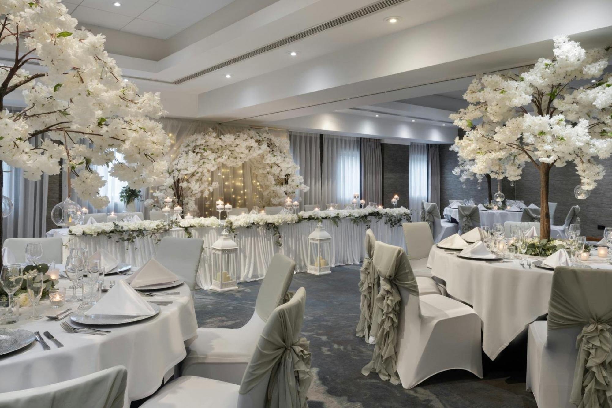 Delta Hotels By Marriott Manchester Airport Hale  Εξωτερικό φωτογραφία